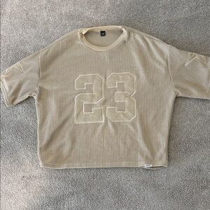 Beige Ribbed crew neck sweater size Medium